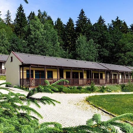Resort Lesni Lazne Zvanovice Bagian luar foto
