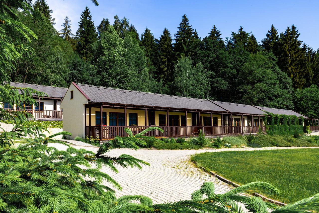 Resort Lesni Lazne Zvanovice Bagian luar foto
